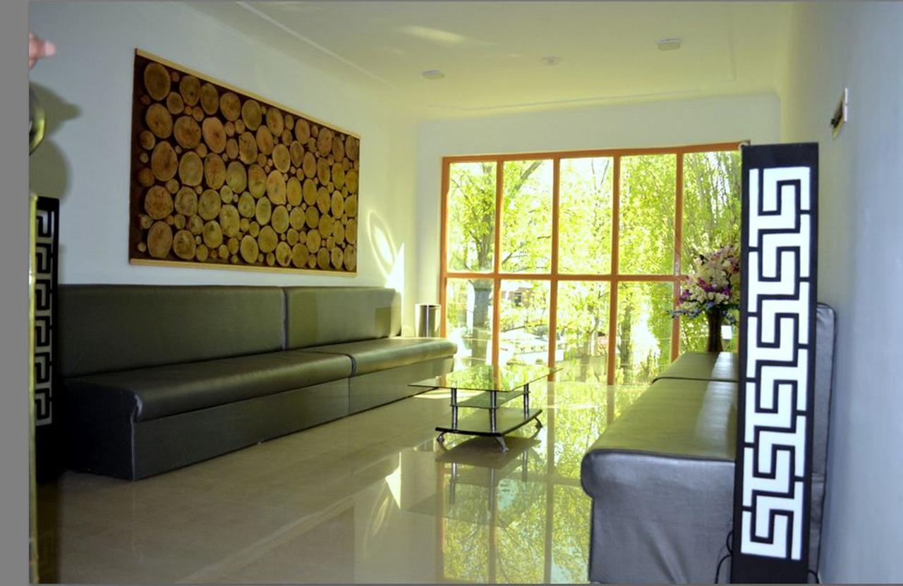 Hotel Green Leaf Srīnagar Extérieur photo