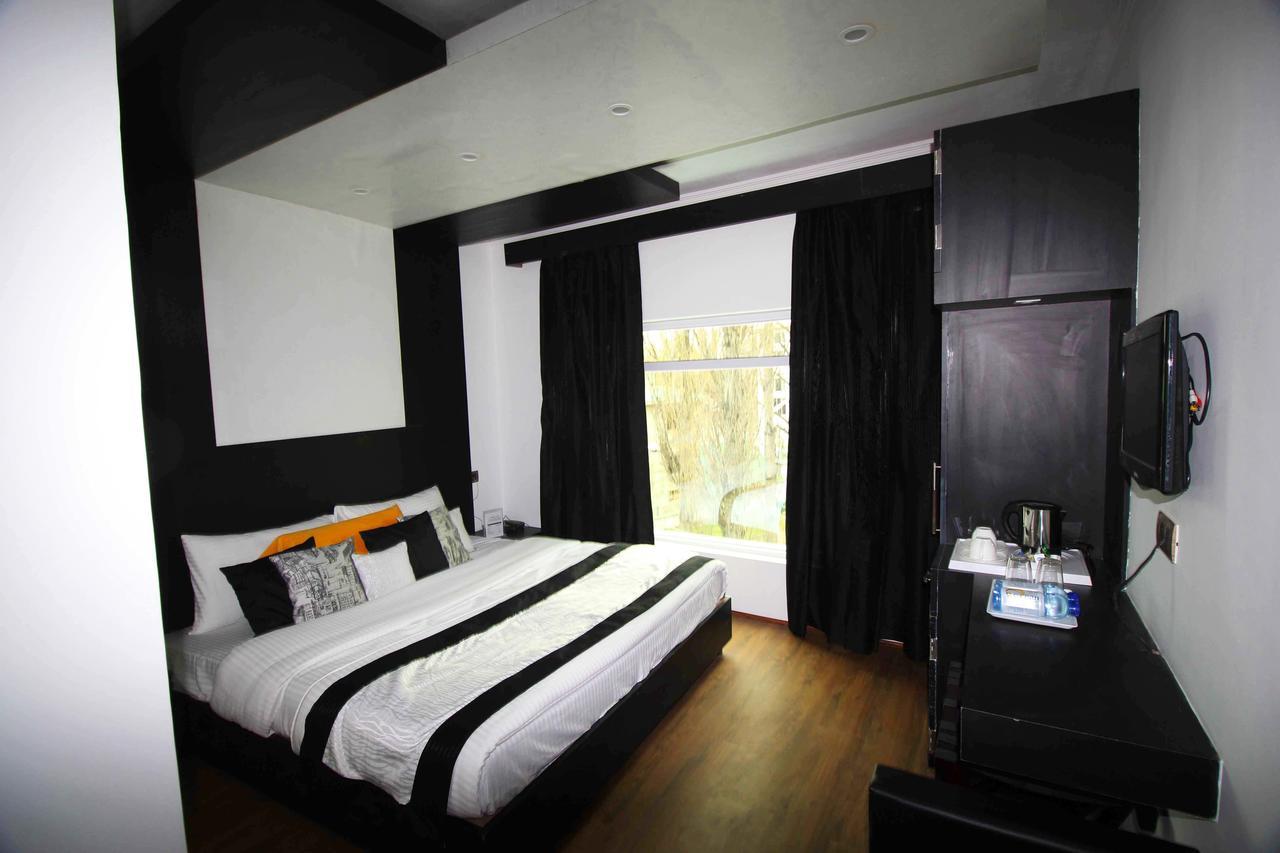 Hotel Green Leaf Srīnagar Extérieur photo